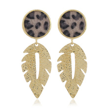 Load image into Gallery viewer, Olaru Vintage Europe Leopard Leaf Stud Earring